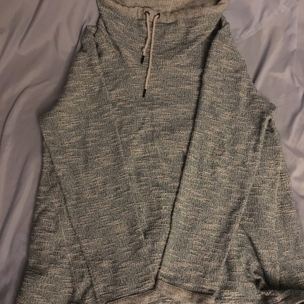 Flowy sweater with scruchy neck